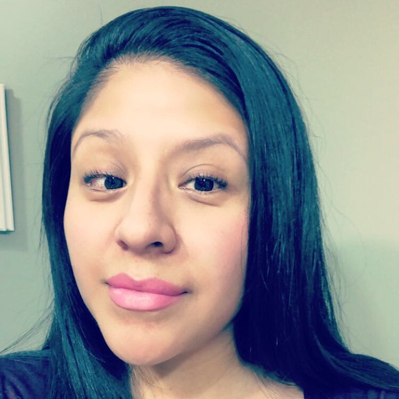 Meet your Posher, Mayra - Picture 1 of 1